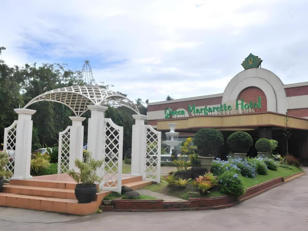 Queen Margarette Hotel Lucena Exterior photo