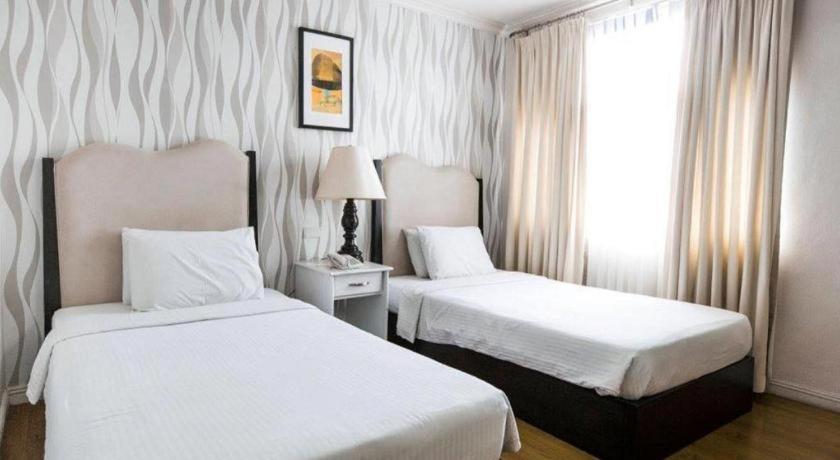 Queen Margarette Hotel Lucena Exterior photo