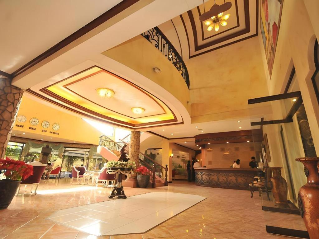 Queen Margarette Hotel Lucena Exterior photo